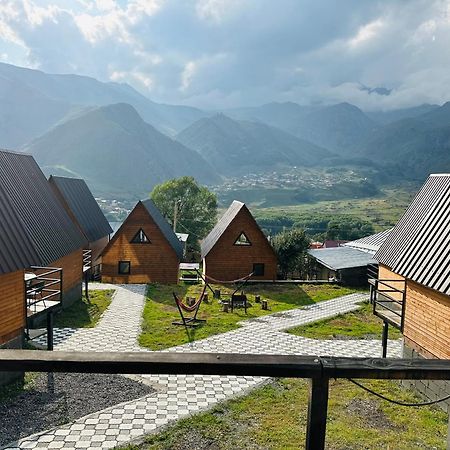 Guesthouse Elli & Cottages Kazbegi Esterno foto