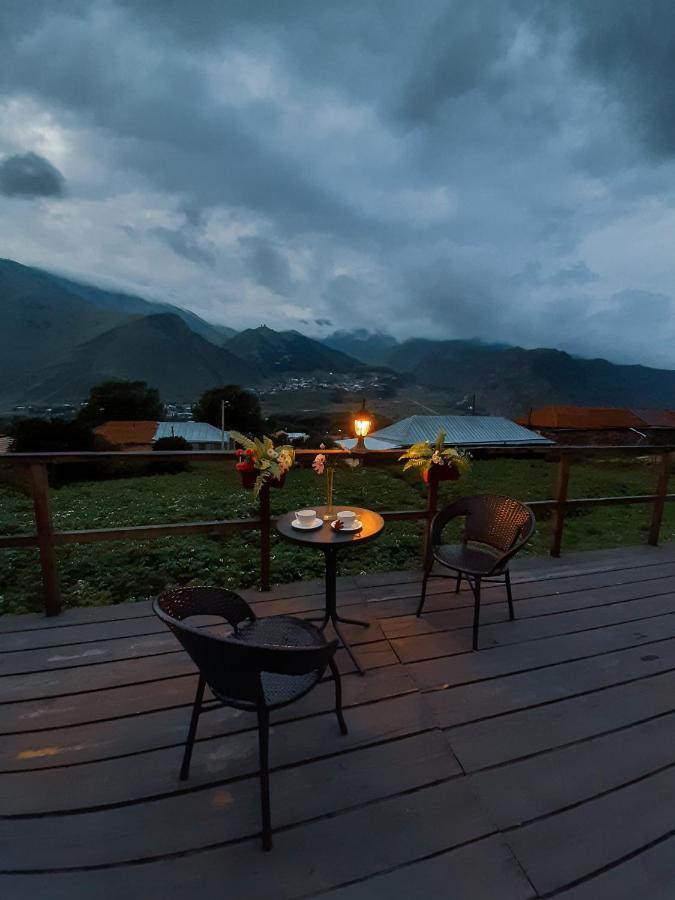 Guesthouse Elli & Cottages Kazbegi Esterno foto