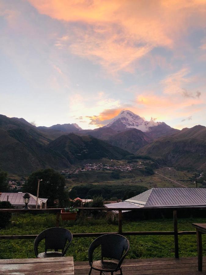 Guesthouse Elli & Cottages Kazbegi Esterno foto