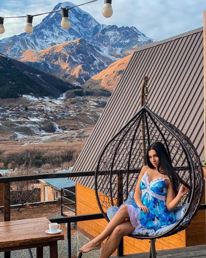 Guesthouse Elli & Cottages Kazbegi Esterno foto
