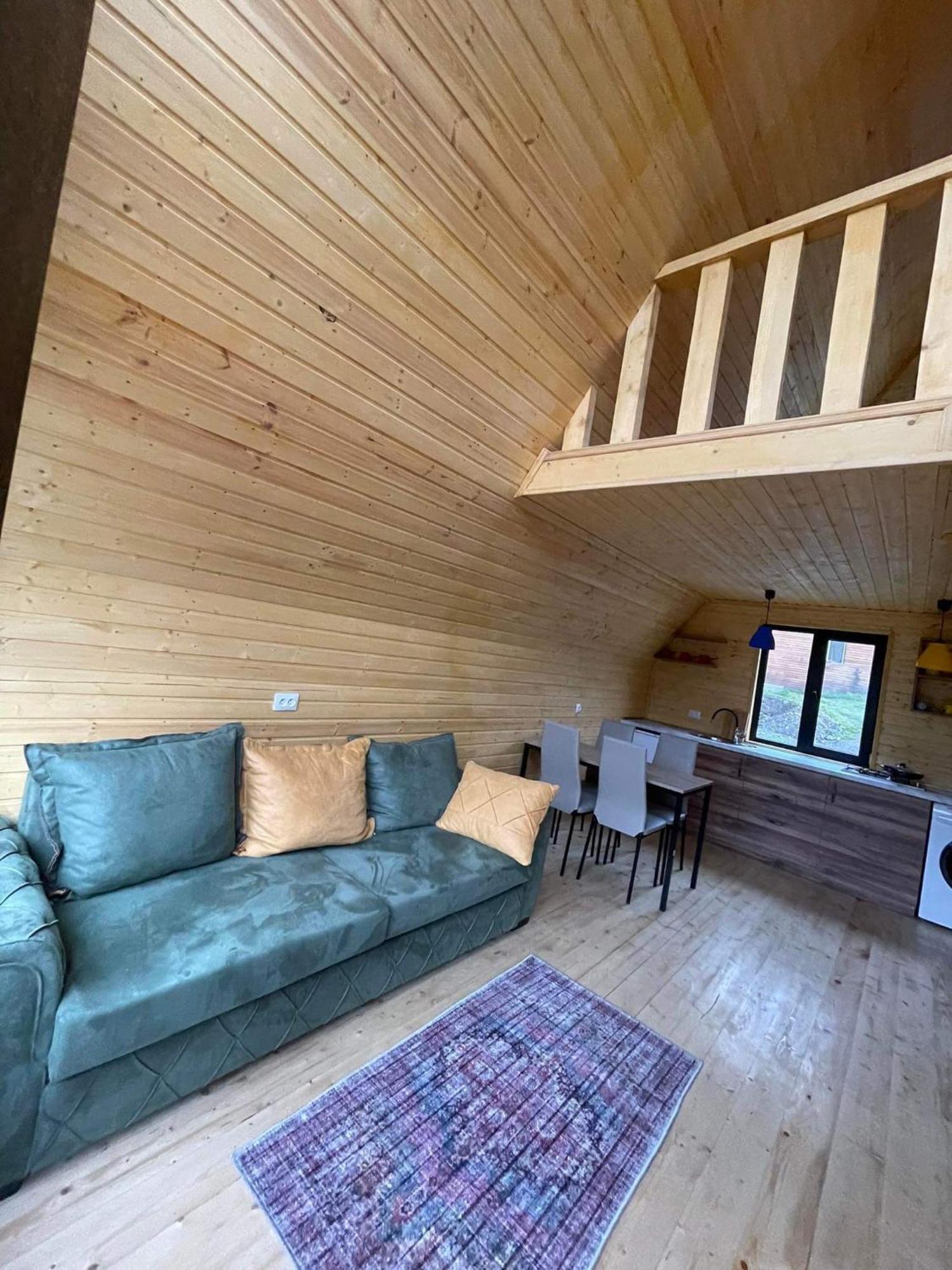 Guesthouse Elli & Cottages Kazbegi Esterno foto