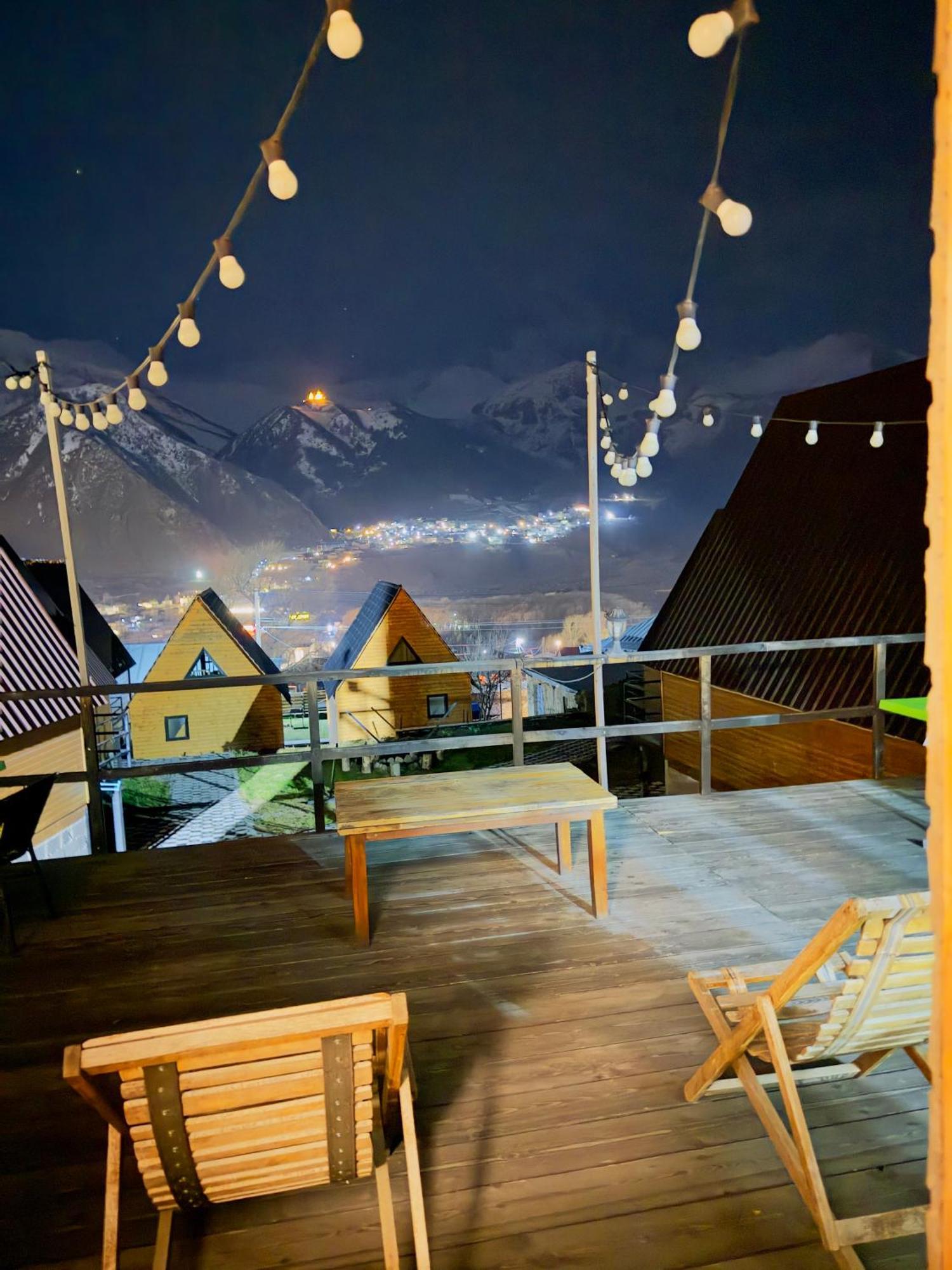 Guesthouse Elli & Cottages Kazbegi Esterno foto