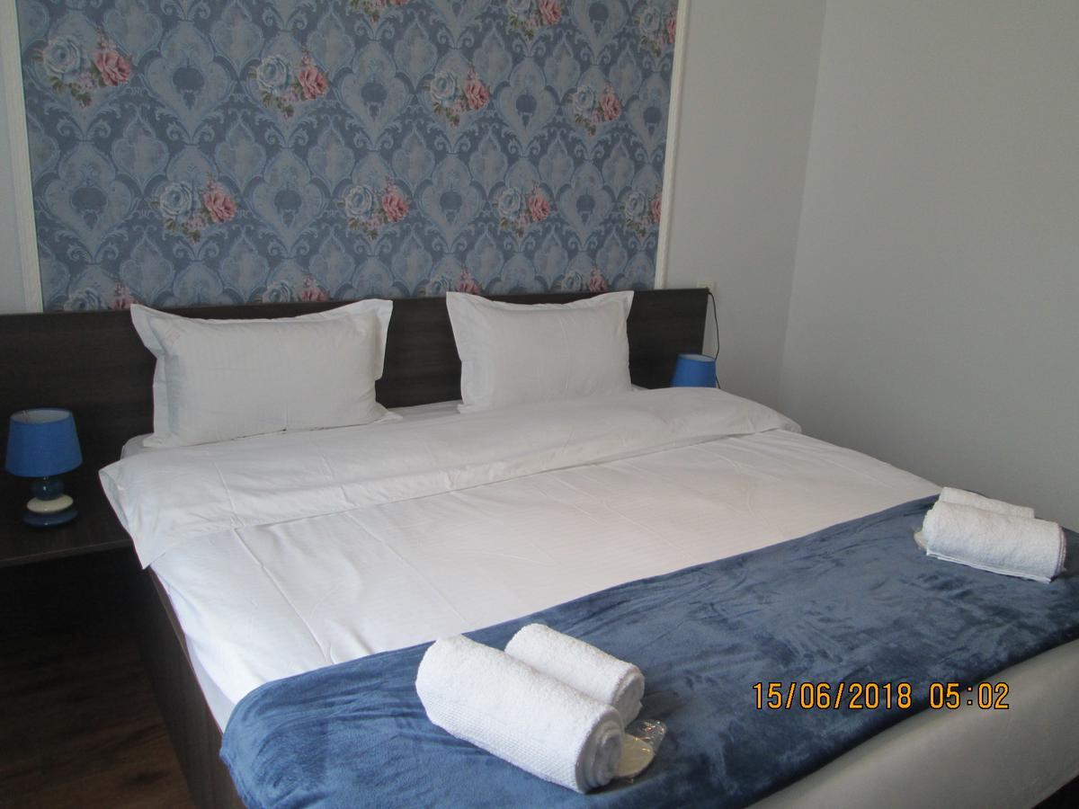 Guesthouse Elli & Cottages Kazbegi Esterno foto