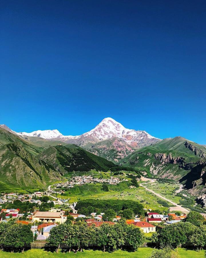 Guesthouse Elli & Cottages Kazbegi Esterno foto