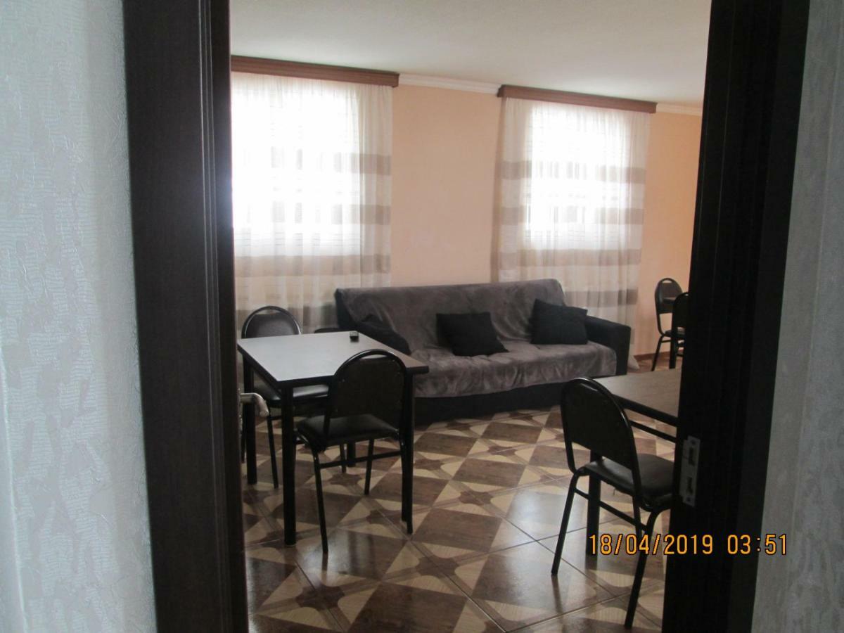 Guesthouse Elli & Cottages Kazbegi Esterno foto